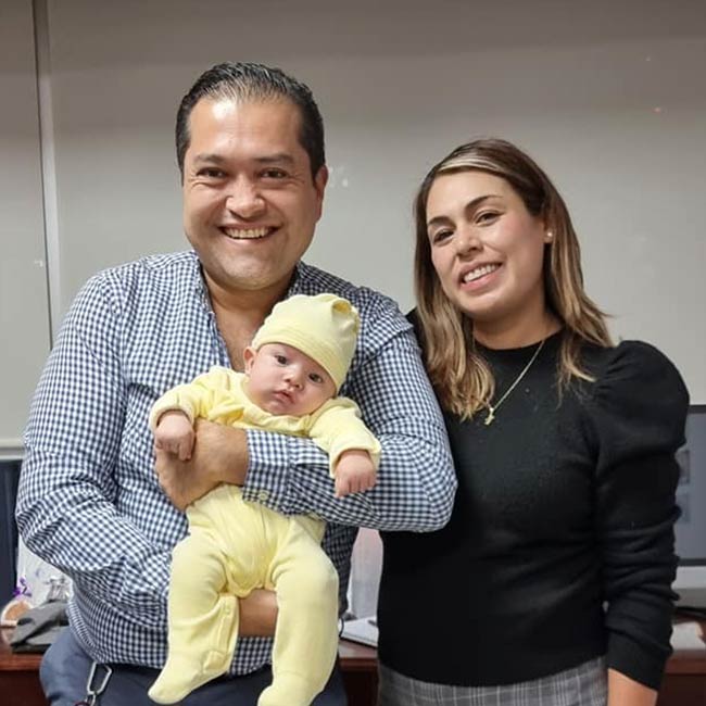 Consulta de revisión a bebe nacido en Fertilt.